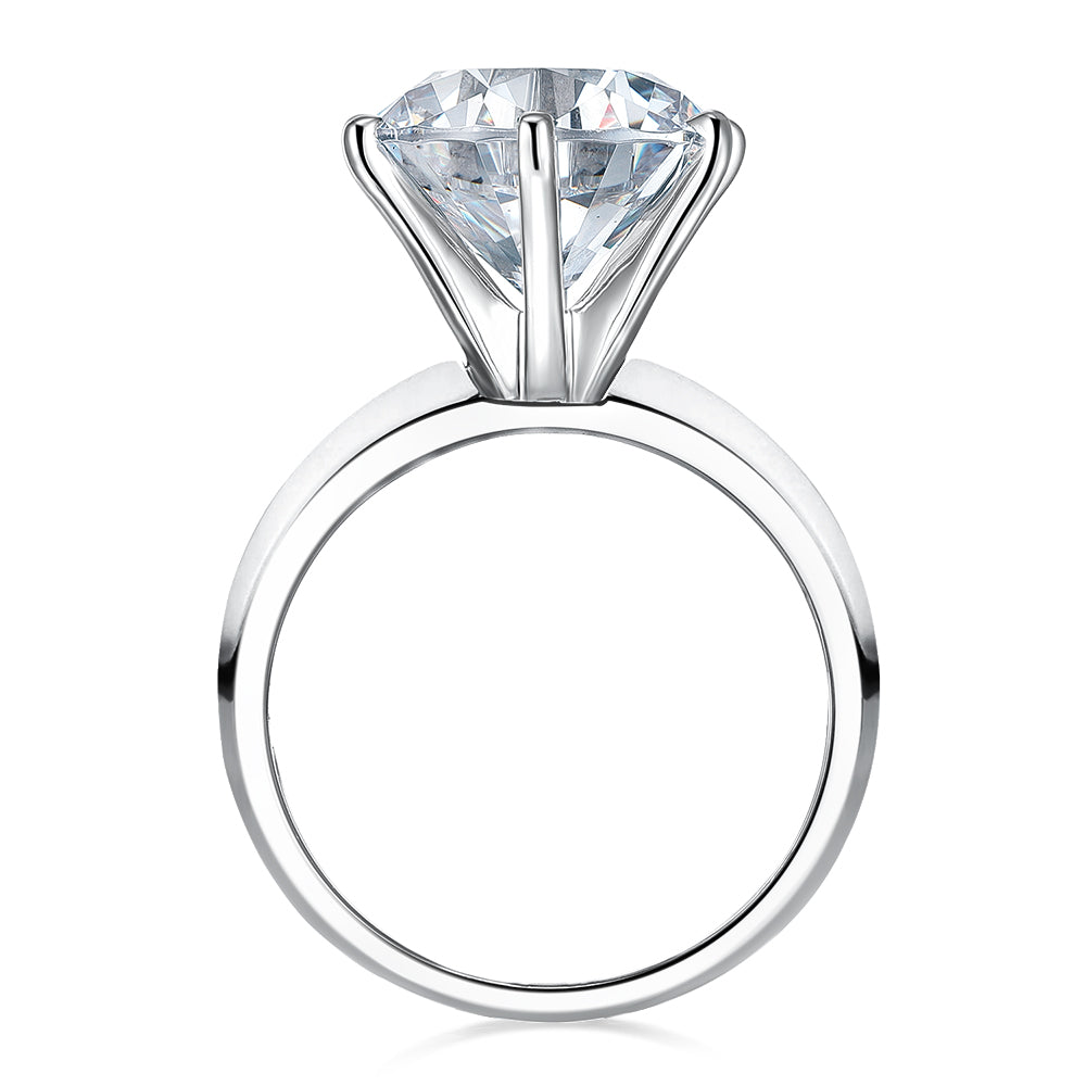 Round Brilliant solitaire engagement ring with 7 carat* diamond simulant in 14 carat white gold