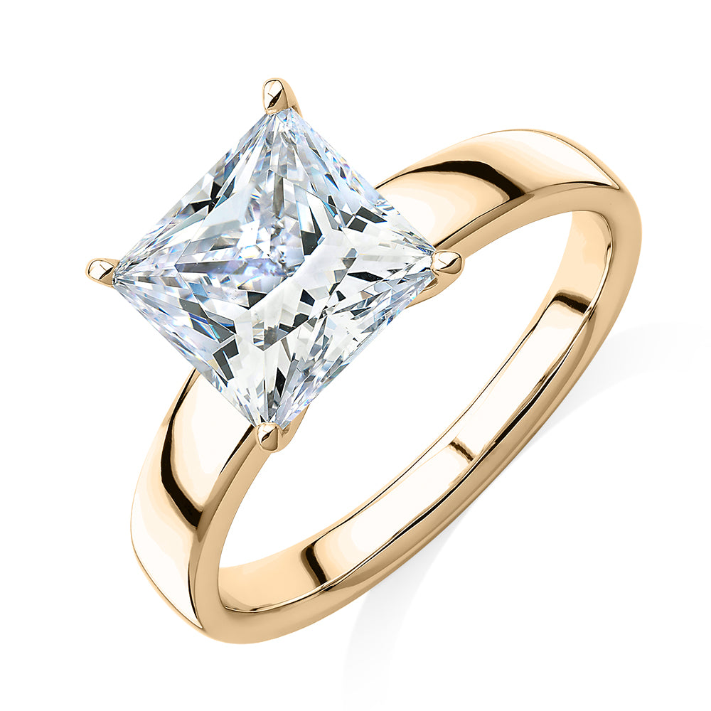 Princess Cut solitaire engagement ring with 3.01 carat* diamond simulant in 14 carat yellow gold